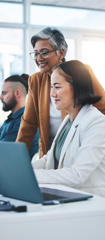 help-manager-and-employees help-manager-and-employees